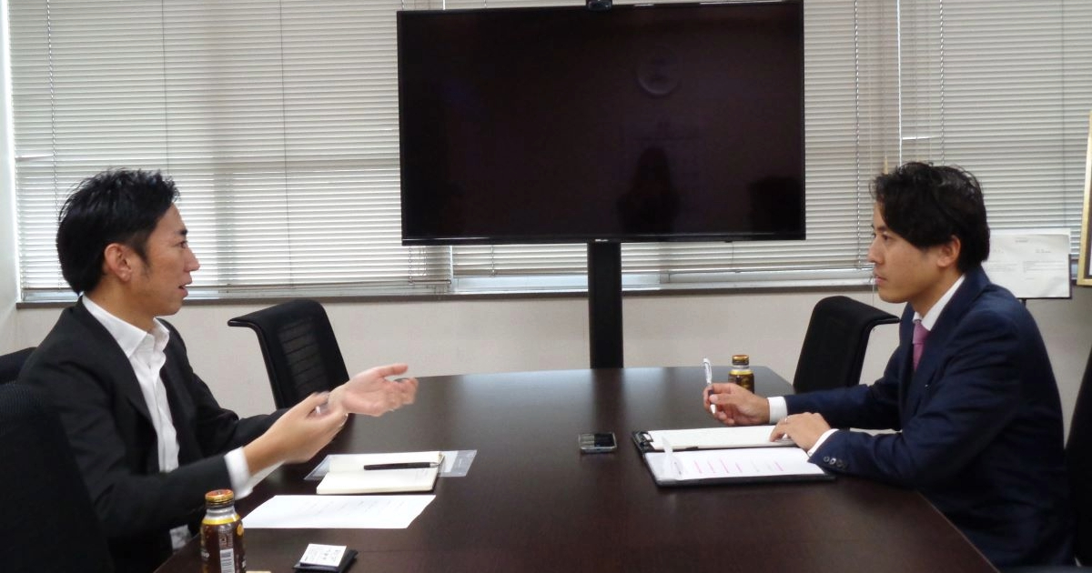 十和田精密工業株式会社代表取締役須藤彰宏様と荒川弁護士の対談 